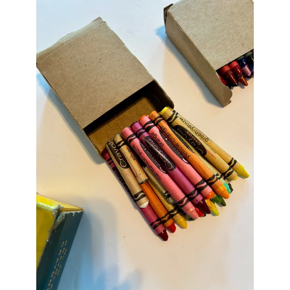 Crayola Vintage 48 Count Crayons No. 48 Binney & Smith Multi-Color Art Supplies